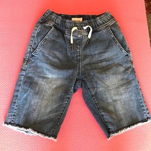 Hudson boys short,excellent condition size S